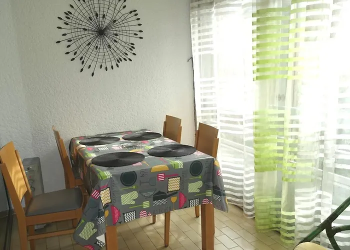 Proche Port Et Plages, Au Calme Appartement Hyères