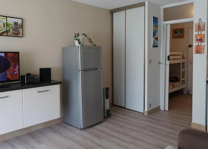 Proche Port Et Plages, Au Calme Appartement